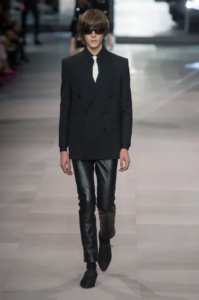 Look 11